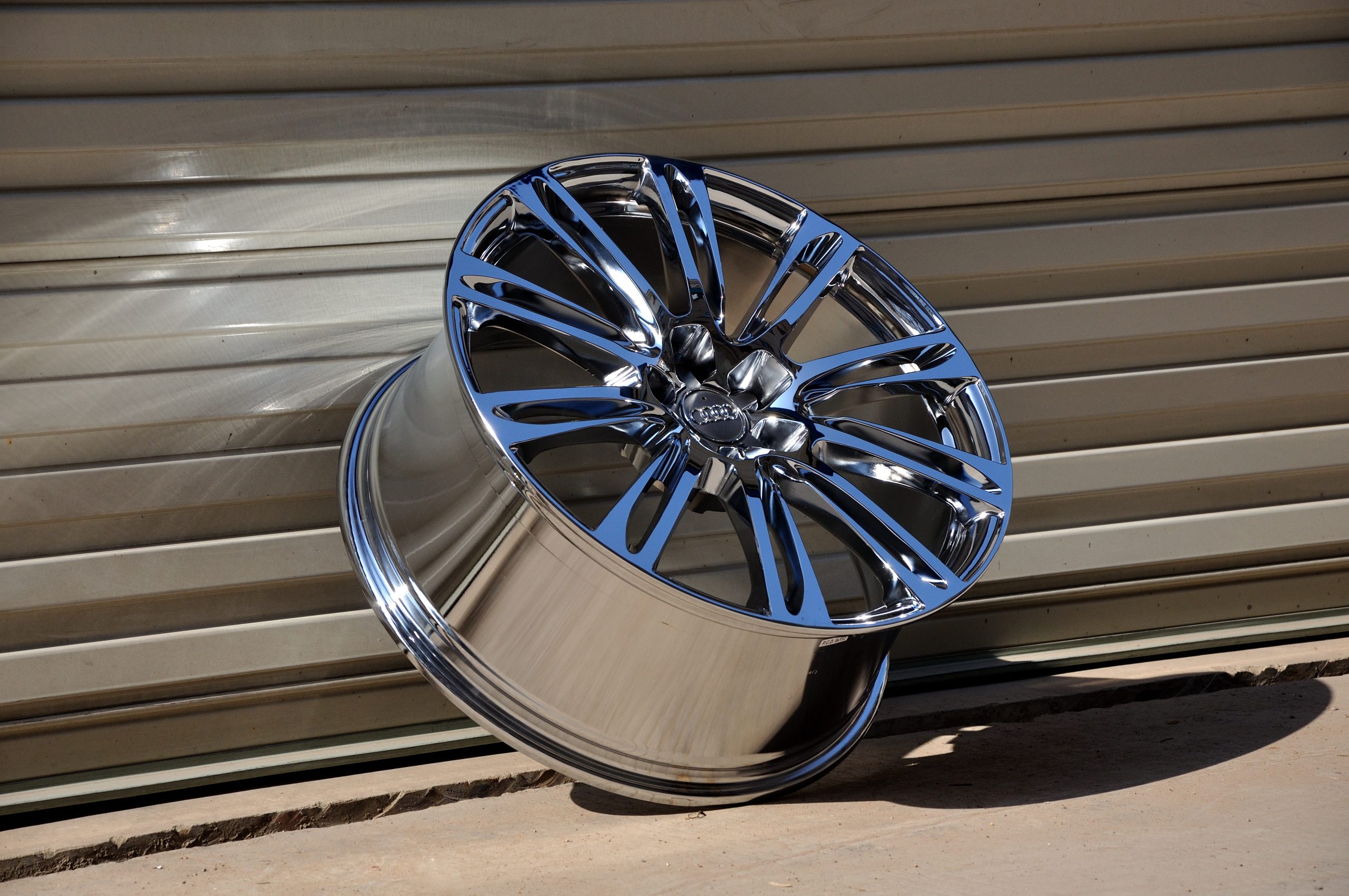 Black chrome wheels: Higher Initial Cost,Lower Refinishing Expenses,Extended Replacement Cycle and Depreciates Less.
